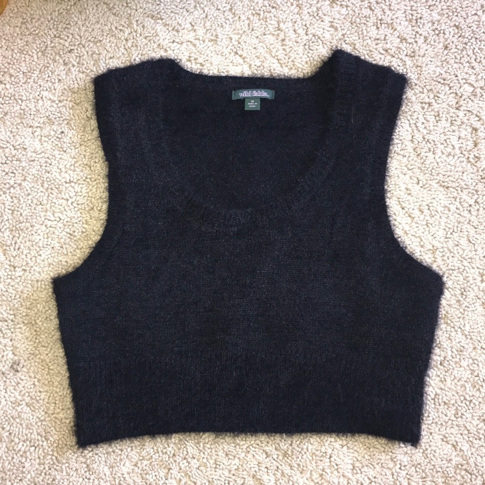 Black crop top